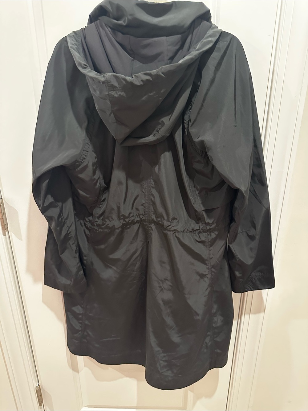 Athleta Black Lightweight Hooded Rain Jacket Size L - Picture 3 of 5